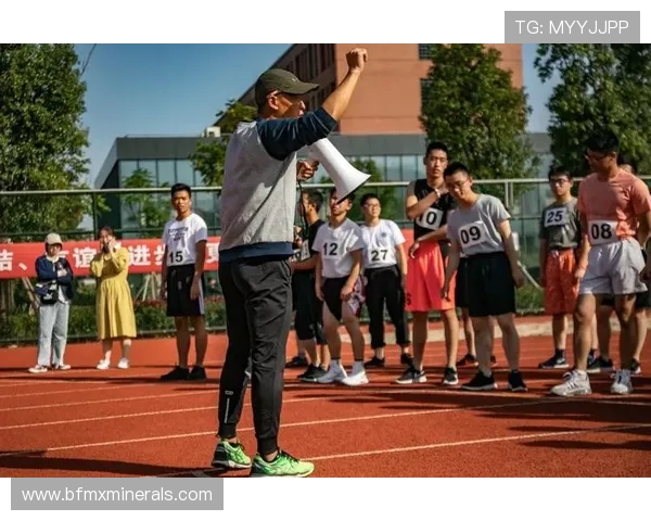 深圳街舞队的蜕变与成长极限运动会特别报道探索新风格与团队精神的结合之路