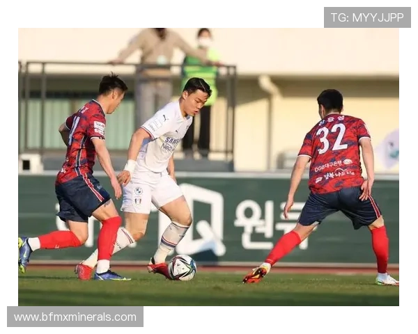 坎布尔与埃温FC的激烈对决揭示了球队实力与战术的较量