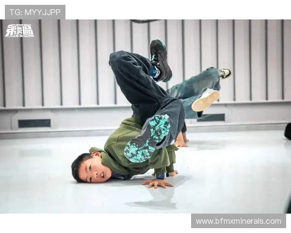 重庆街舞团队默契配合的艺术探讨与实践分享